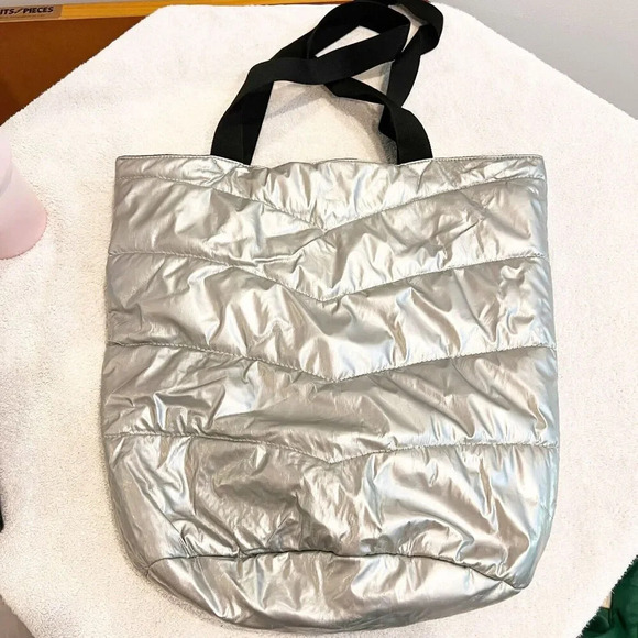 Piper & Blue Metallic Silver Quilted Zipper Tote Bag Puffer Modern Workout - Picture 2 of 10